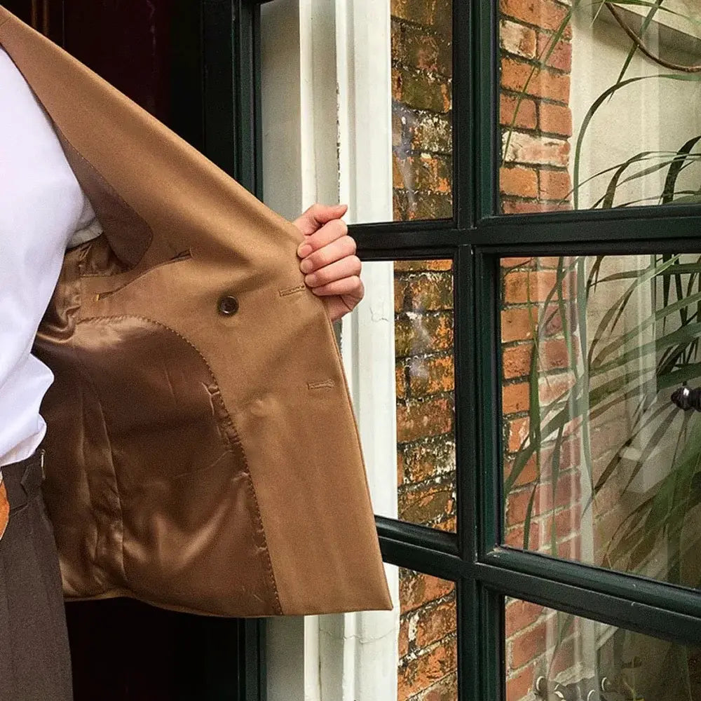 Blazer Masculino Transpassado Venazzi VZ062 com ecomicrofibra, abotoamento duplo e forro refinado para visual elegante.