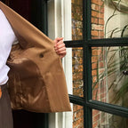 Blazer Masculino Transpassado Venazzi VZ062 com ecomicrofibra, abotoamento duplo e forro refinado para visual elegante.