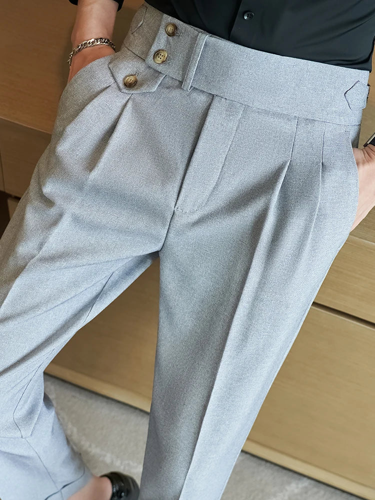 Calça de Alfaiataria Masculina Venazzi VZ253 com caimento elegante, tecido resistente e design refinado para uso formal ou casual.