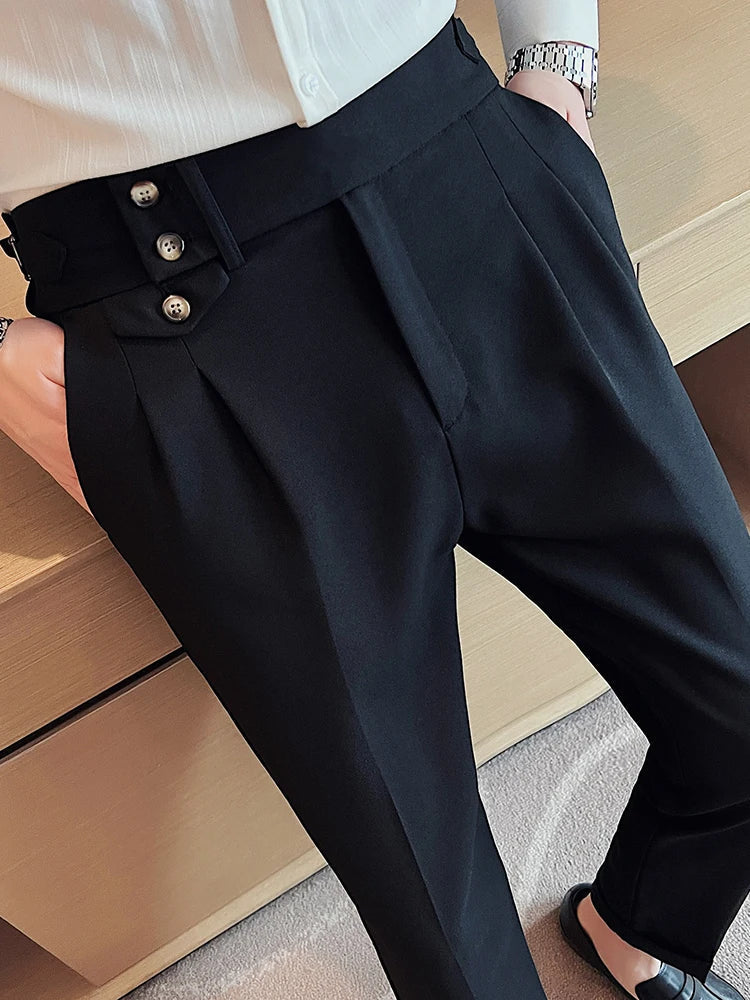 Calça de Alfaiataria Masculina Venazzi VZ253 com caimento elegante, tecido resistente e design refinado para uso formal ou casual.