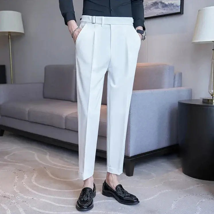 Calça de Alfaiataria Masculina Venazzi VZ254 com corte clássico, tecido premium, caimento elegante e acabamento refinado para composições formais e sofisticadas.