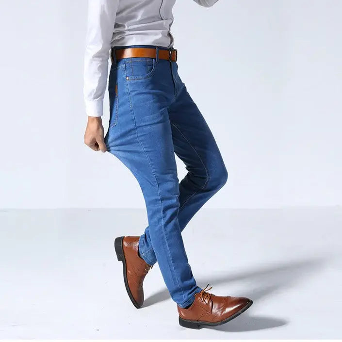Calça Jeans Masculina Wear Venazzi VZ262 em material premium, com costuras reforçadas, toque macio, alta durabilidade e design sofisticado ideal para looks elegantes.