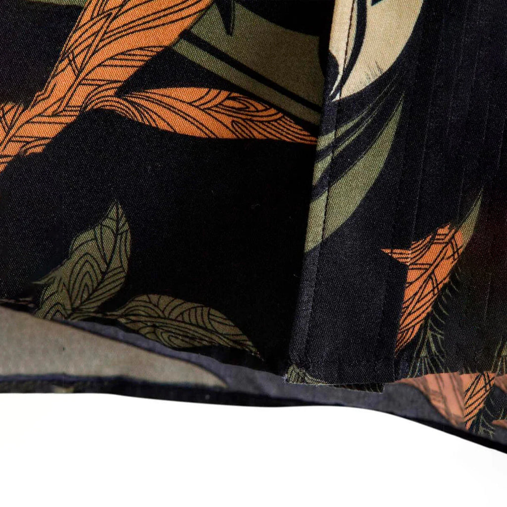 Camisa Manga Curta Autumn Venazzi VZ577 com estampas versáteis, caimento leve e estilo moderno para composições casuais e autênticas.