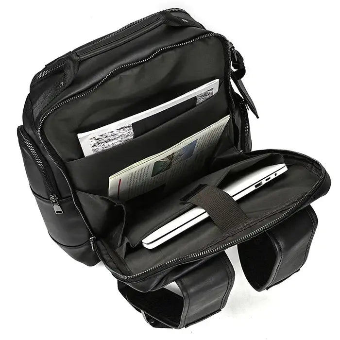 Mochila Executiva em Couro Venazzi Retrô VZ071 com couro legítimo, acabamento refinado e compartimentos funcionais para uso profissional.