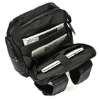 Mochila Executiva em Couro Venazzi Retrô VZ071 com couro legítimo, acabamento refinado e compartimentos funcionais para uso profissional.